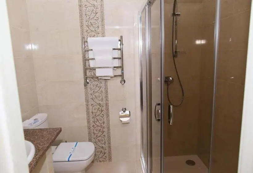 سوییت جونیور, Prima Villa Guest House