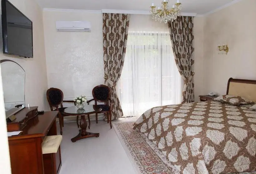 سوییت جونیور, Prima Villa Guest House