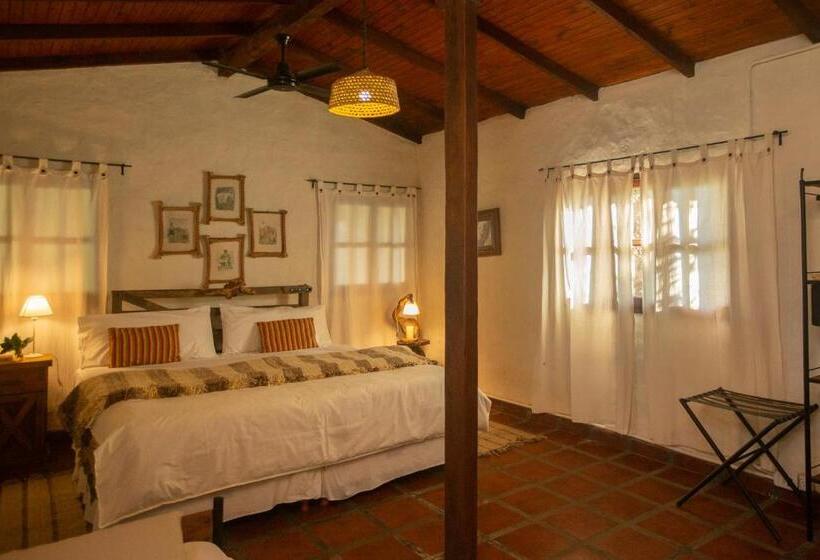 Quarto Quádruplo Estandar, Posada Uguay   Esteros Del Iberá