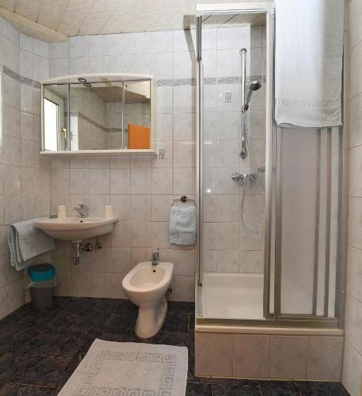 شقة غرفة واحدة, Swirtshaus M&n