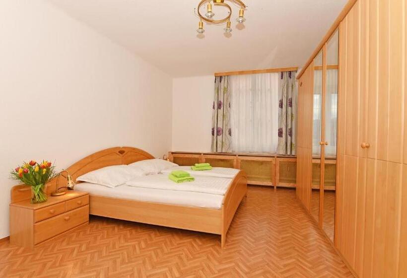 شقة غرفة واحدة, Swirtshaus M&n