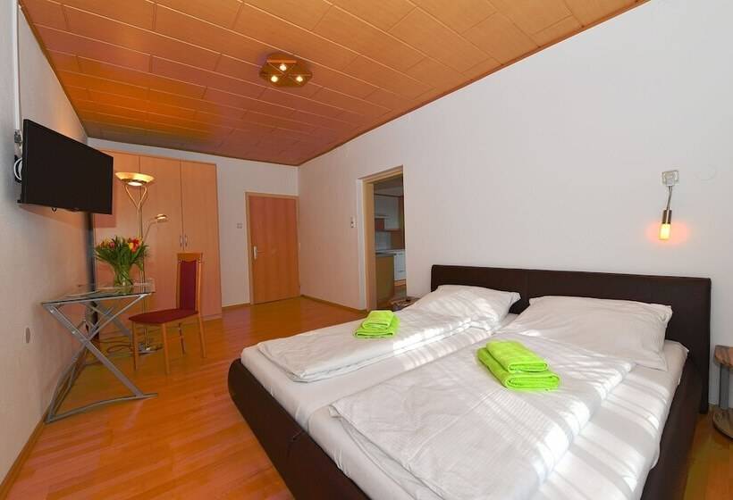 شقة غرفة واحدة, Swirtshaus M&n