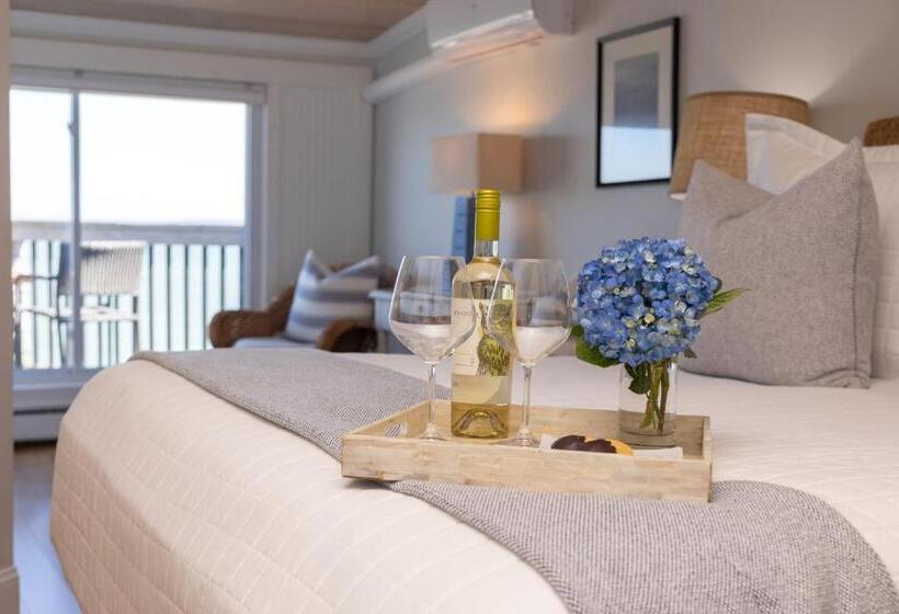 חדר דלוקס עם מרפסת נוף לים, Inn On The Sound