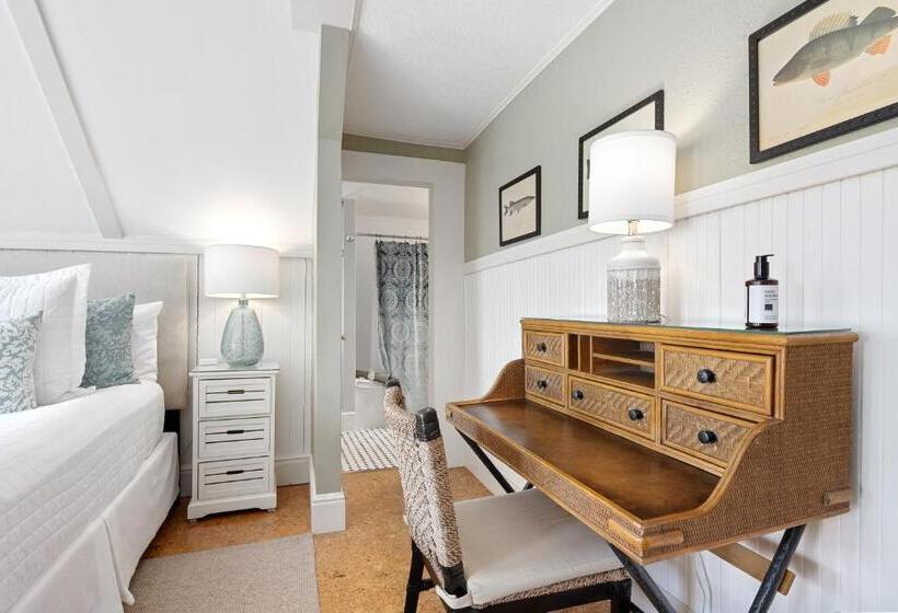 חדר דחוקס עם מיטת קינג, Inn On The Sound