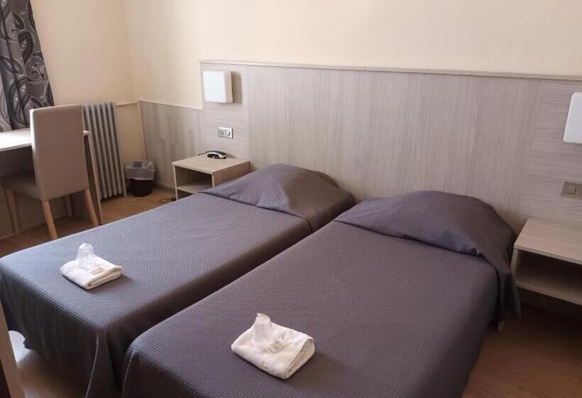 غرفة كومفورت, De La Paix