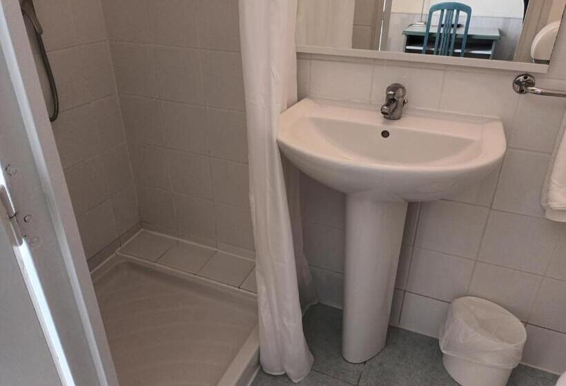 غرفة كومفورت ثلاثية, De La Paix