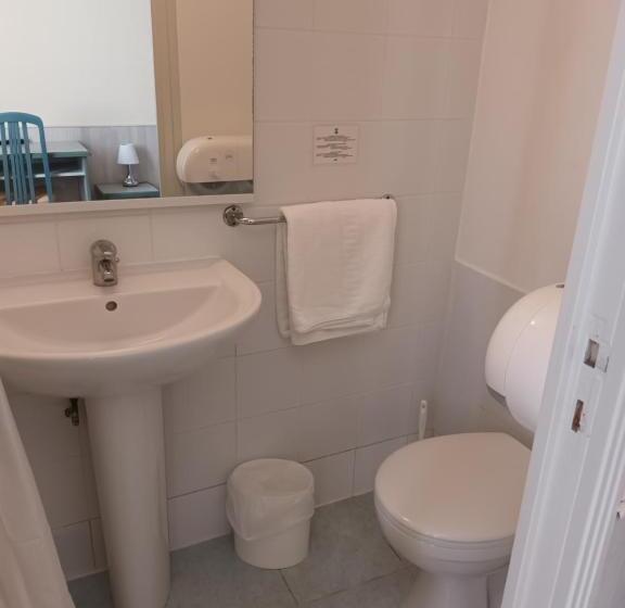 غرفة قياسية فردية, De La Paix