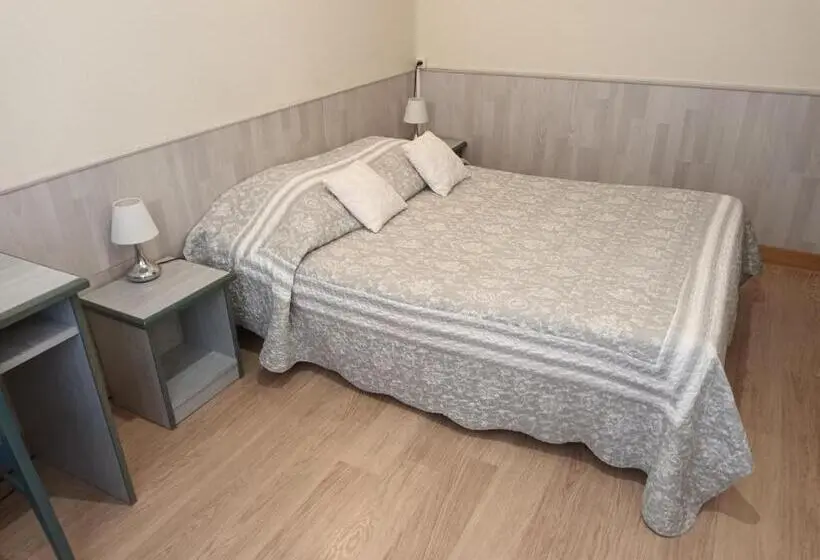 Standard Yhden Hengen Huone, De La Paix