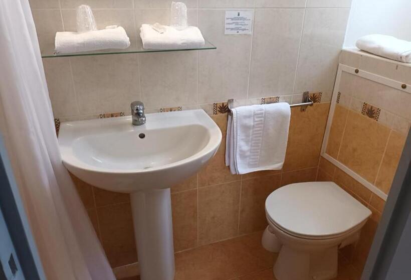 غرفة قياسية فردية, De La Paix