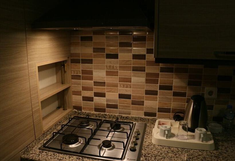 スタンダードルーム, My Rezidans