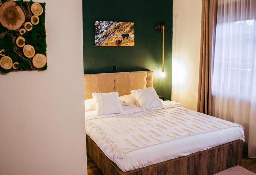 Номер Стандарт с Балконом, Casa Traian