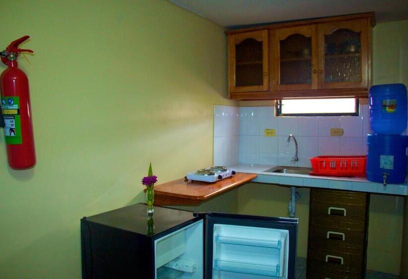 スタンダードルーム, Hostal Nathaly