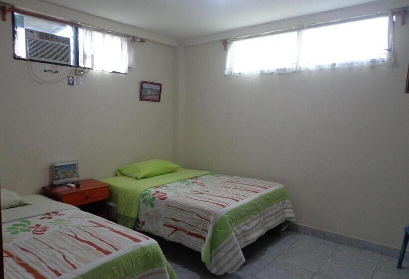 スタンダードルーム, Hostal Nathaly