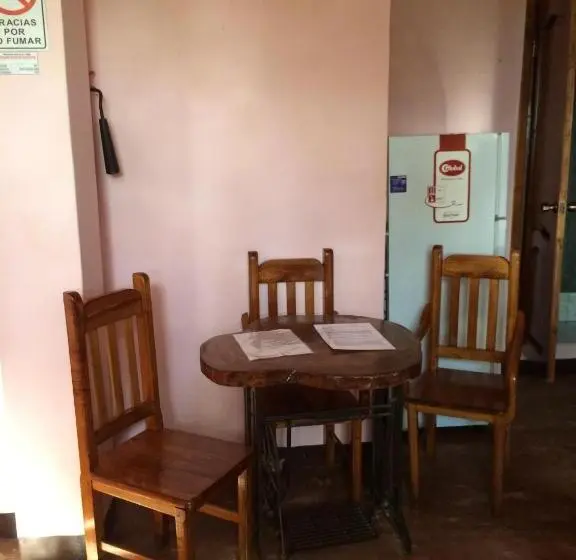 اتاق استاندارد یک تخته با سرویس بهداشتی مشترک, Hostal Nathaly