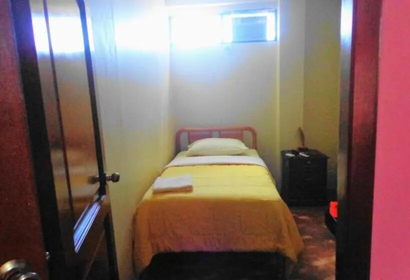 اتاق استاندارد یک تخته با سرویس بهداشتی مشترک, Hostal Nathaly
