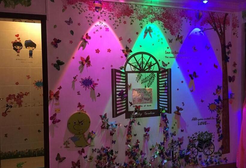 חדר דלוקס, October Inn