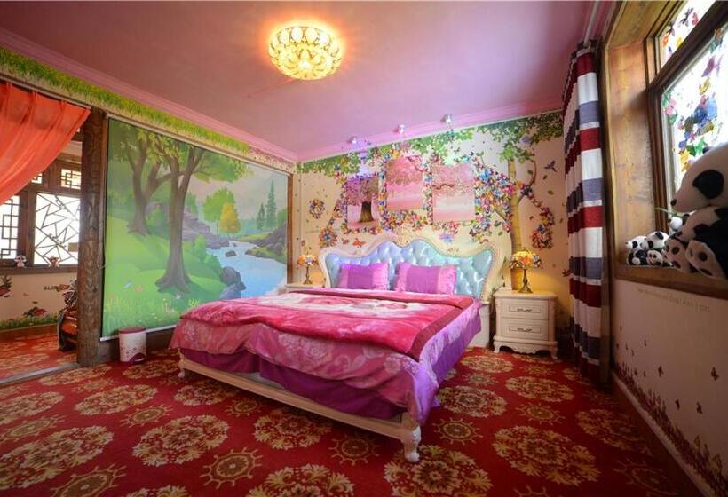 חדר דלוקס, October Inn