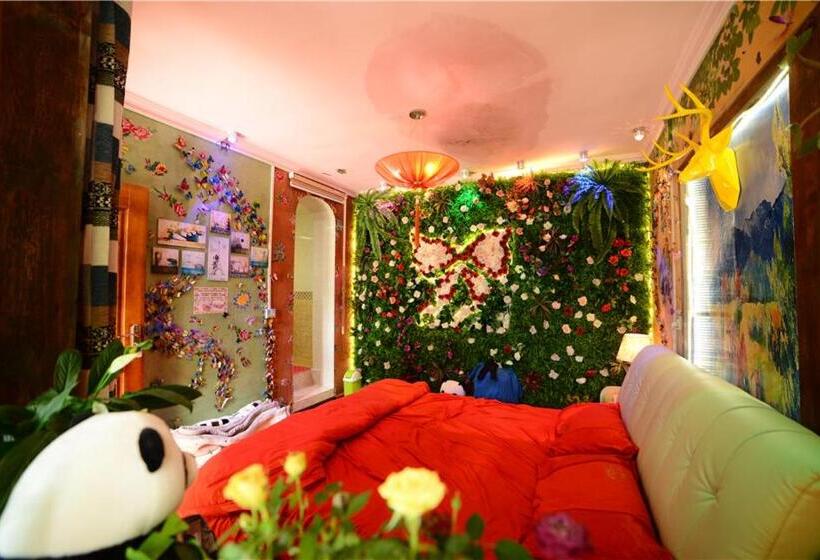 חדר דלוקס עם נוף, October Inn