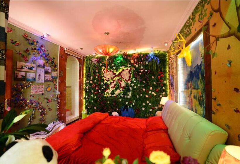 חדר דלוקס עם נוף, October Inn