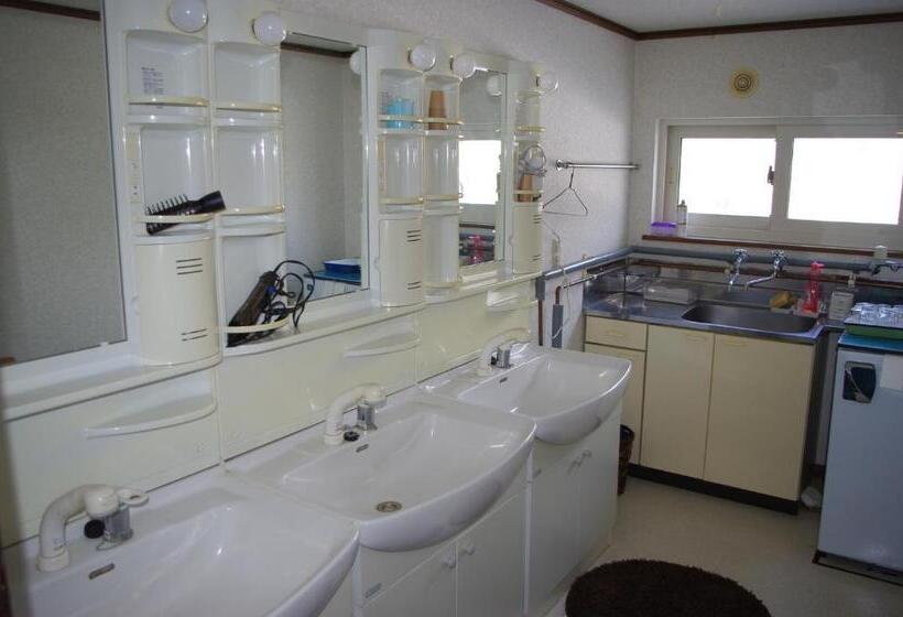 غرفة قياسية فردية حمام مشترك, P Dash Garden Backpackers
