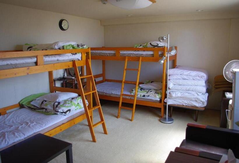 חדר סטנדרט לארבעה, P Dash Garden Backpackers