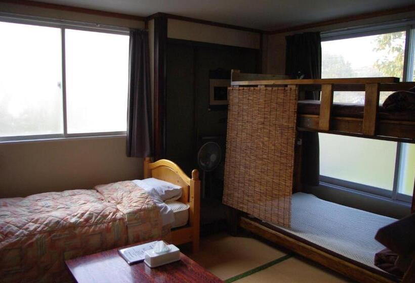 חדר סטנדרט לארבעה, P Dash Garden Backpackers