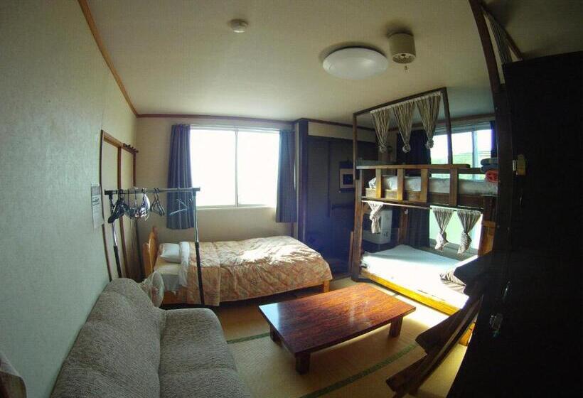 חדר סטנדרט לארבעה, P Dash Garden Backpackers