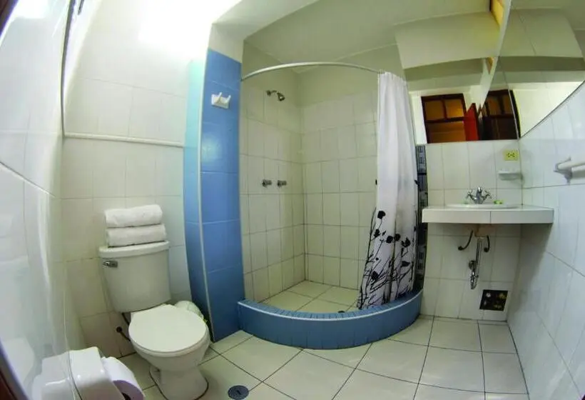 اتاق کلاسیک سه تخته, Takora Inn