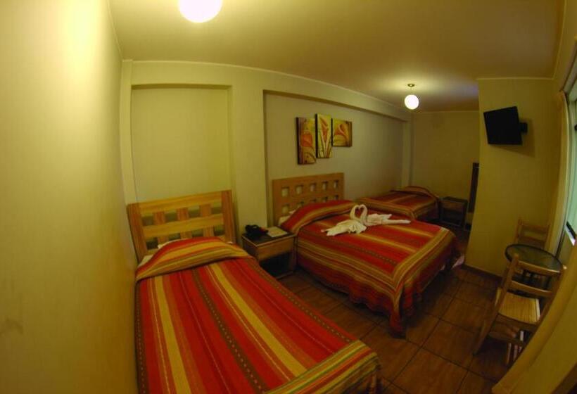 חדר קלאסי לשלושה, Takora Inn