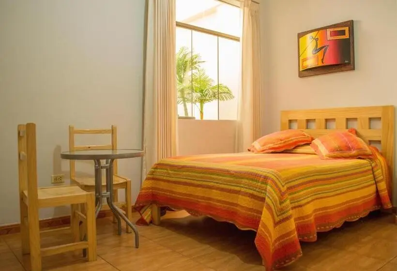 اتاق لوکس, Takora Inn