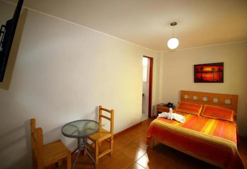 اتاق لوکس, Takora Inn
