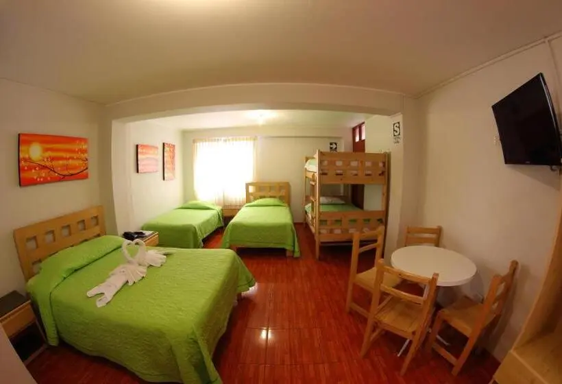 اتاق استاندارد چهار تخته, Takora Inn