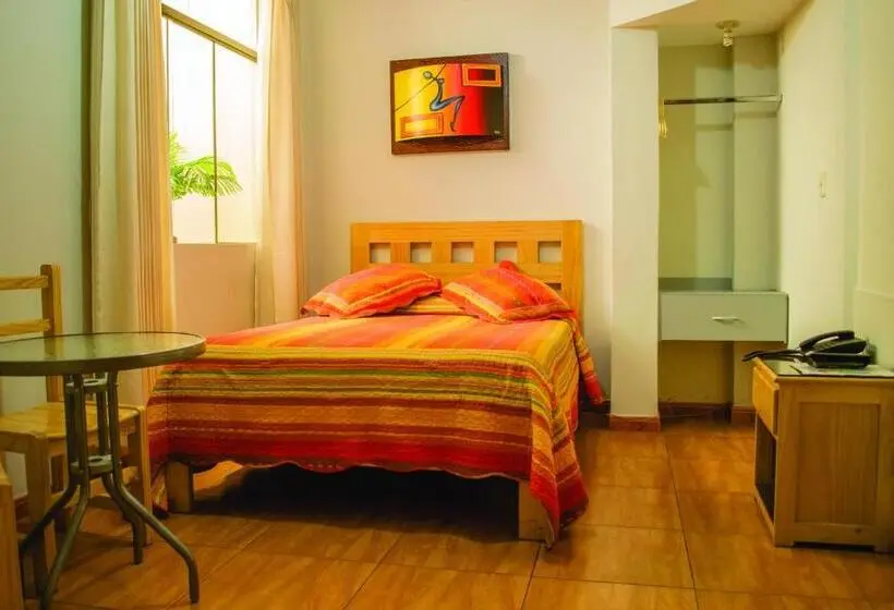 اتاق استاندارد یک نفره, Takora Inn