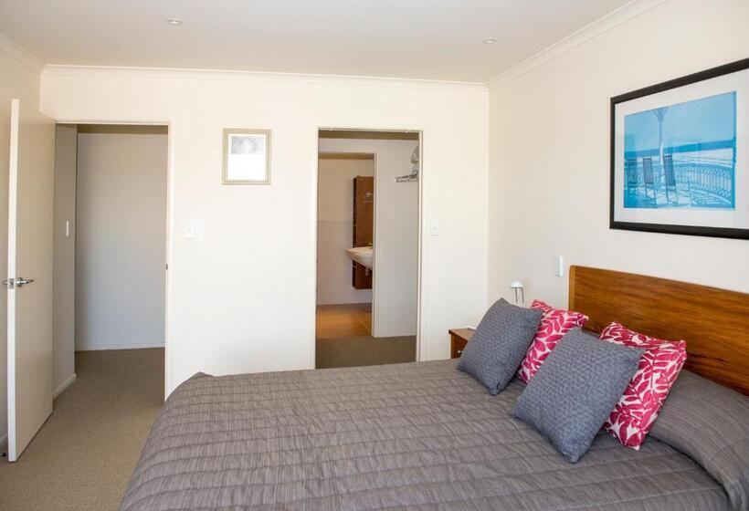 低层单卧公寓, The Reef Beachfront Apartments