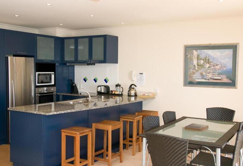 Апартаменты 3 Спальни Вид на Море, The Reef Beachfront Apartments