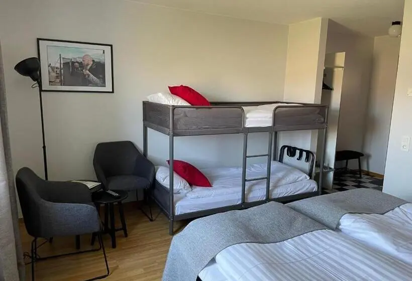 Habitació Quàdruple Estàndard, Rasta Bromölla