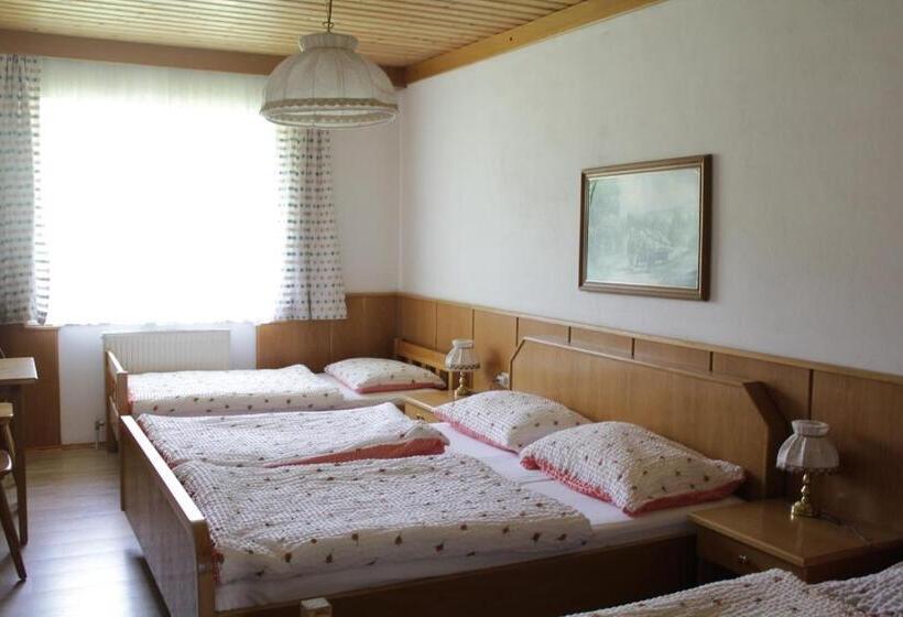 חדר סטנדרט לארבעה, Gasthof Zum Heiligen Nikolaus