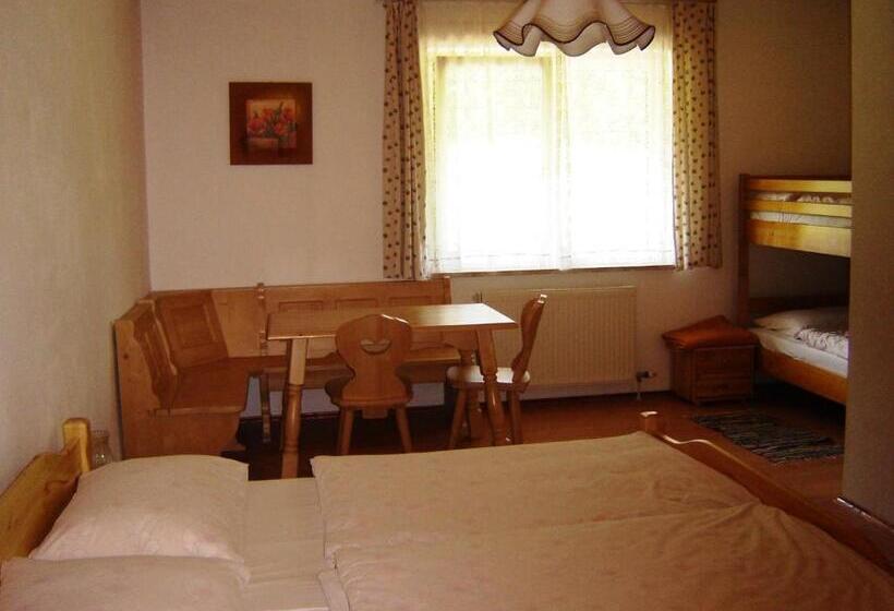 חדר סטנדרט לארבעה, Gasthof Zum Heiligen Nikolaus