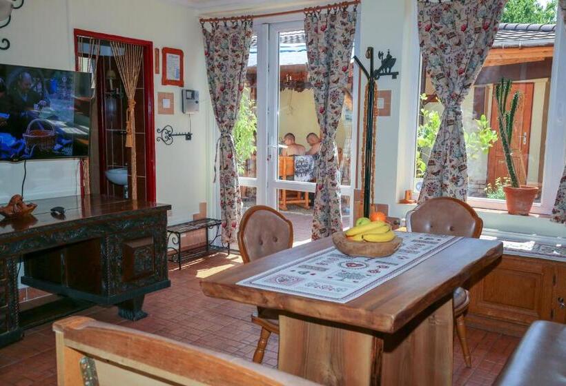 آپارتمان کامفورت 2 خوابه, Everlast