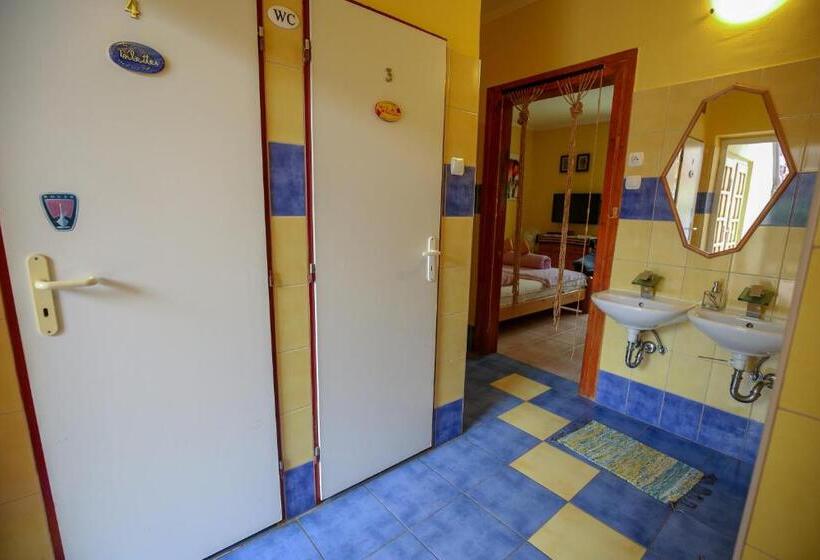 اتاق کلاسیک سه تخته, Everlast