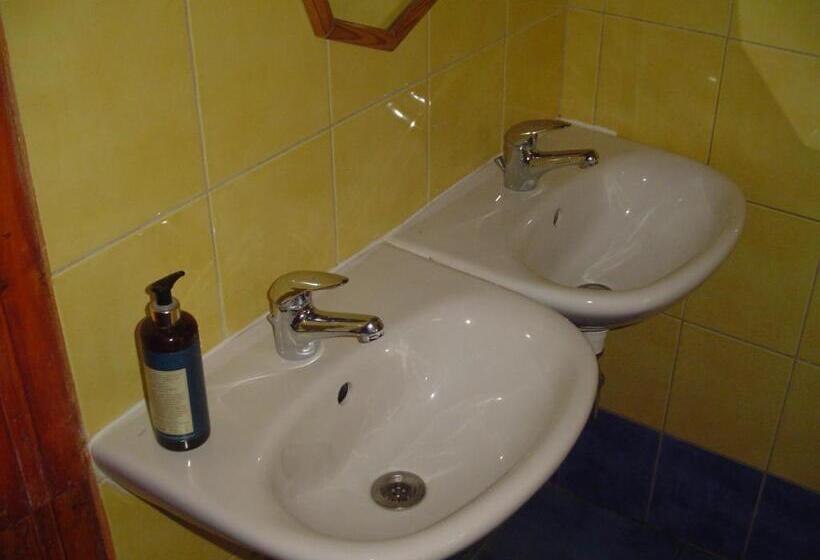 اتاق کلاسیک سه تخته, Everlast