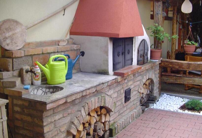 اتاق لوکس, Everlast