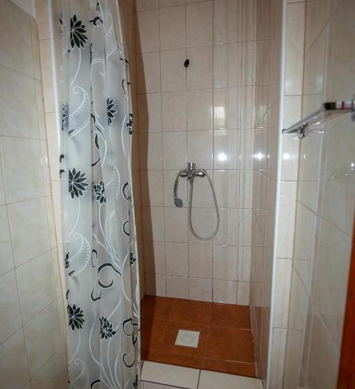 اتاق لوکس, Everlast