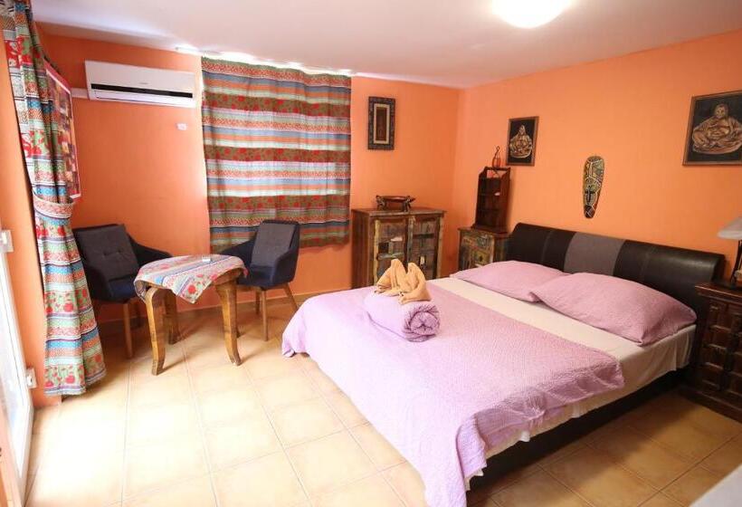 اتاق لوکس, Everlast