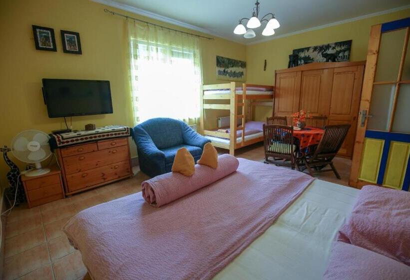 اتاق کلاسیک سه تخته, Everlast