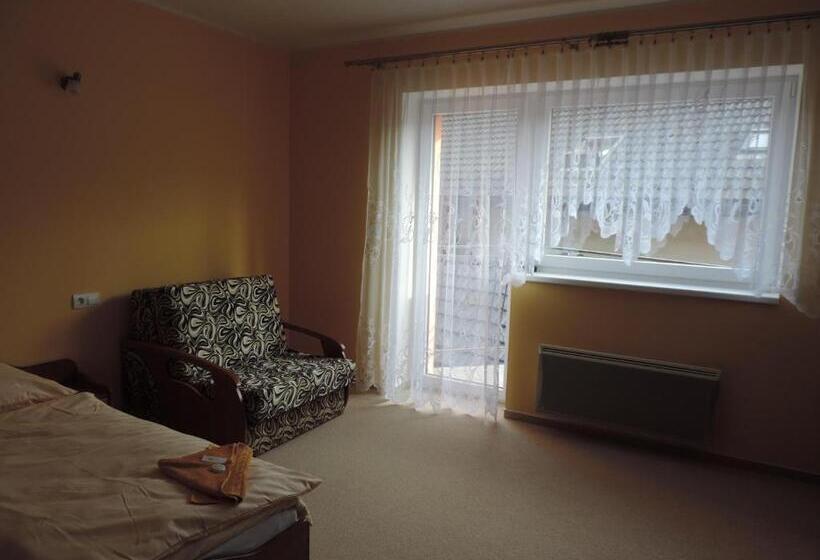 Classic room with balcony, Penzión Dúhový Pstruh