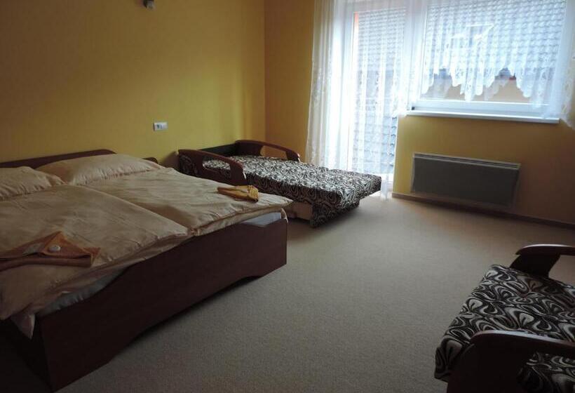 Classic room with balcony, Penzión Dúhový Pstruh