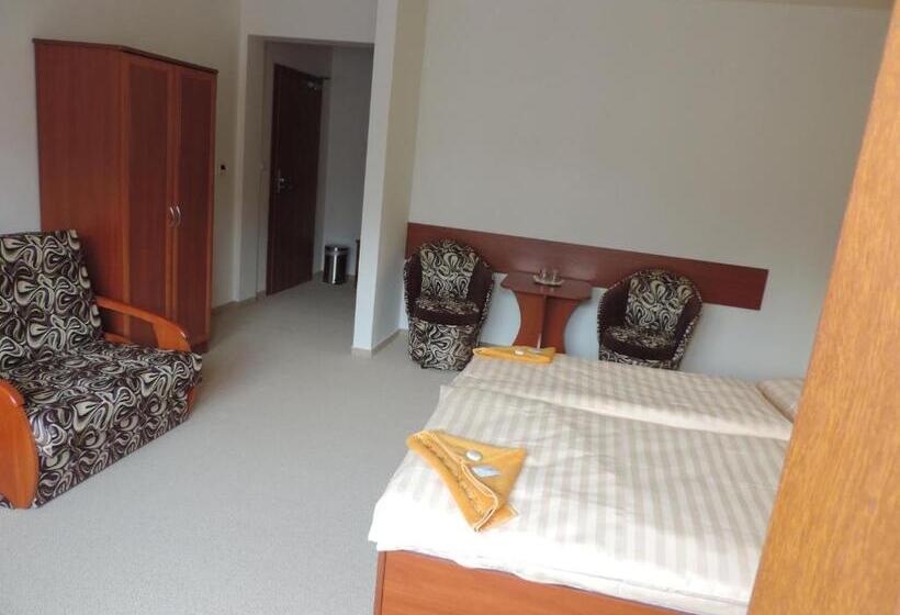Classic room with balcony, Penzión Dúhový Pstruh