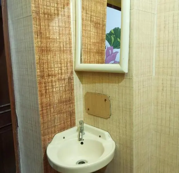 اتاق استاندارد با بالکن, Sunshine Guest House & Restaurant