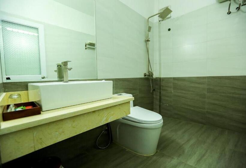 اتاق خانوادگی, Viet Huong